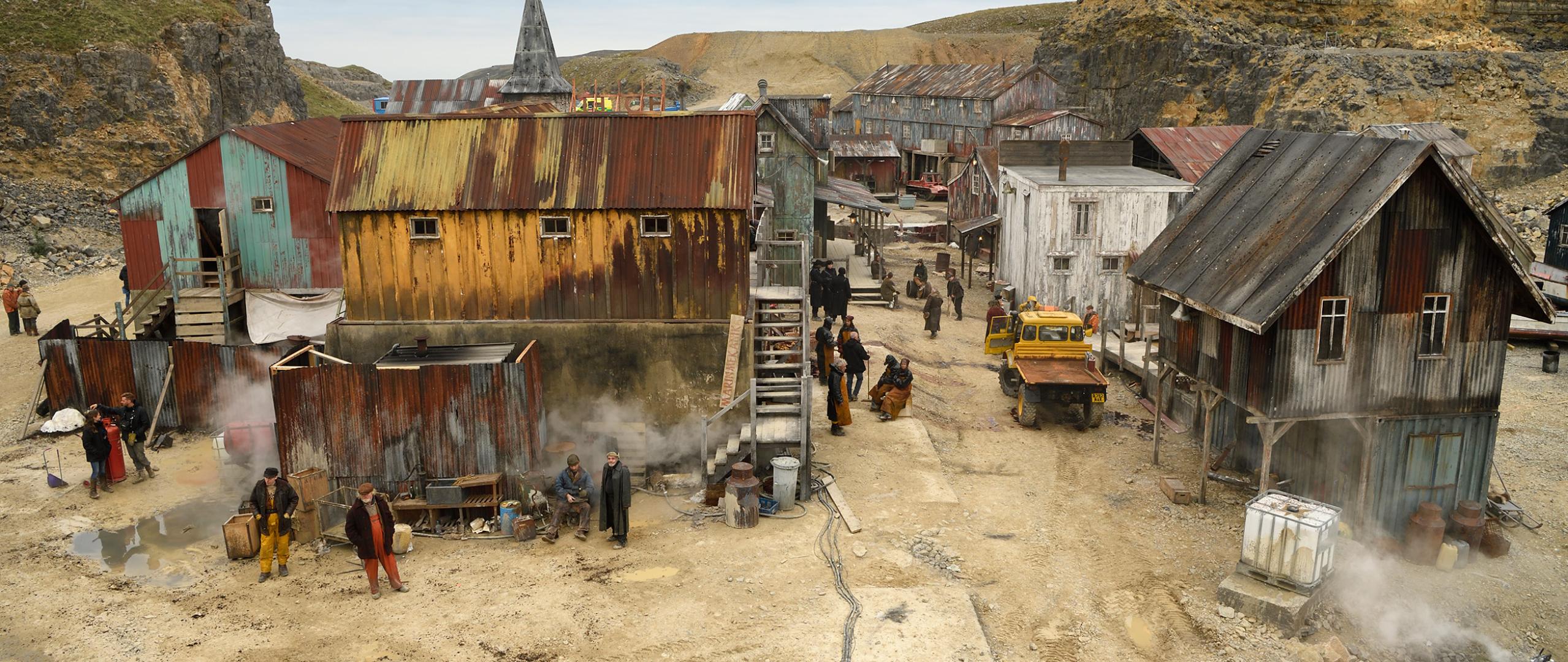 Portrait of Mrs Coulter (Ruth Wilson) in His Dark Materials Season 2